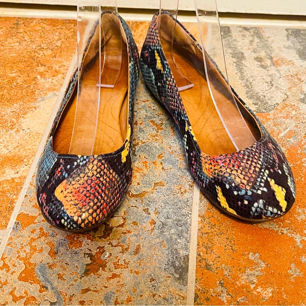 👣NWOB! Colorful Clark’s Snakeskin Patterned Women's Ballet Flats!